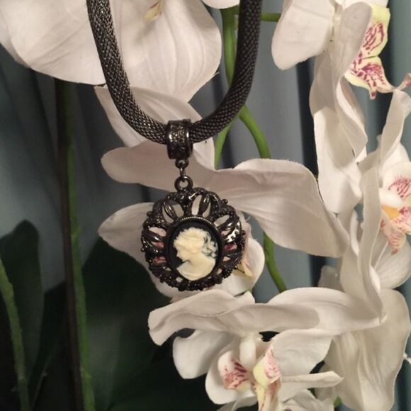 Vintage Necklace  - Picture 1 of 4